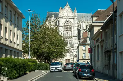 Beauvais Cathedral and city street