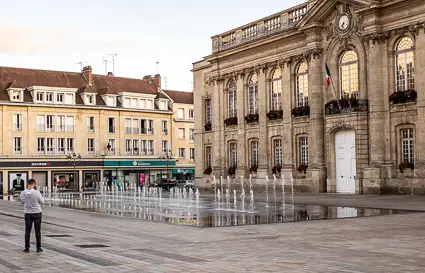 Hotel de Ville with fountain, Beauvais, France