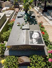 édith Piaf tomb photo