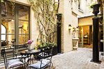 Hotel Fontaines du Luxembourg courtyard photo