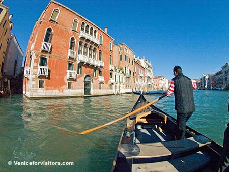 Traghetto on Grand Canal, Venice
