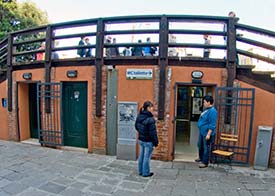 Accademia public toilets photo