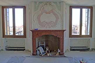 Fireplace and plasterwork in the Palazzo Albrizzi