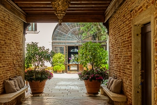 Palazzo Venart Luxury Hotel entrance courtyard