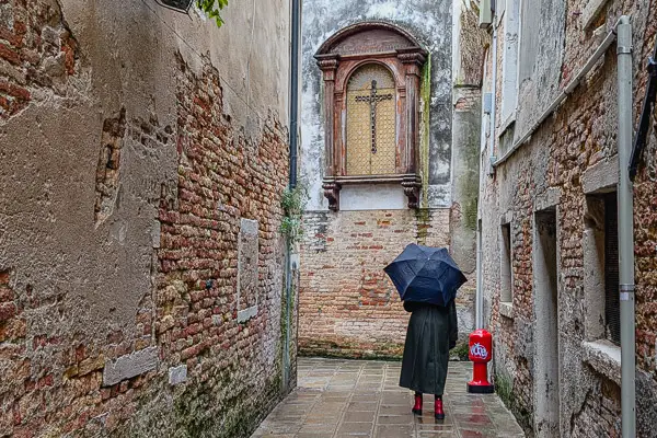 Cheryl Imboden in Cannaregio, Venice.