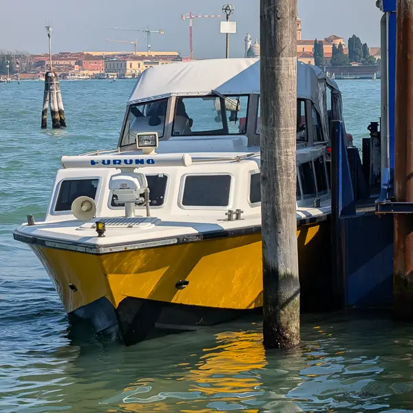 The Mariva Transport service is operated by Alilaguna, which also runs airport boats and other boat services in Venice.