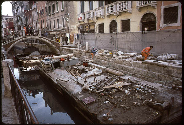 Foundation repair in Venice, 1999