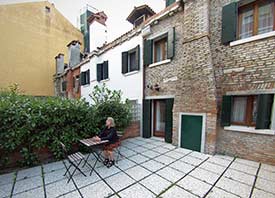 Alloggi Marinella - private room patio