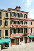 Hotel Fontana photo