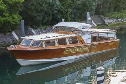 Hotel Excelsior shuttle boat