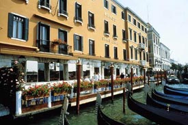 Hotel Monaco & Grand Canal